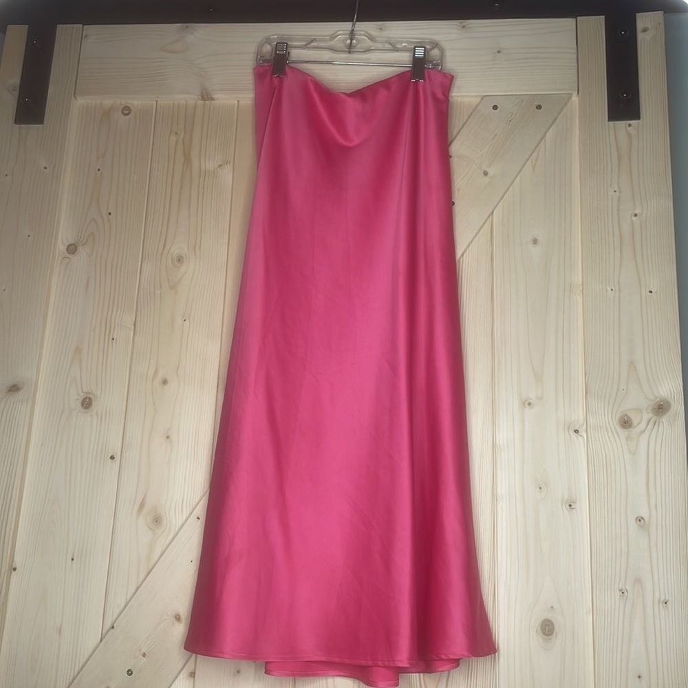Pink polyester skirt